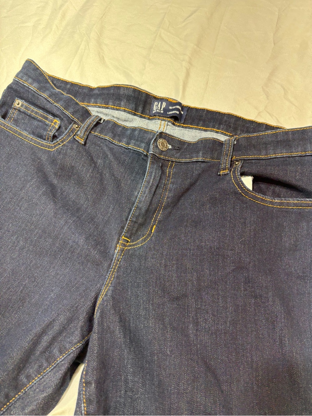 LIKE NEW Women’s Gap Denim Leggings Dark Wash Skinny Jeans 16 / 33 R